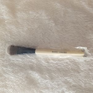 NWT Bobbi Brown foundation brush